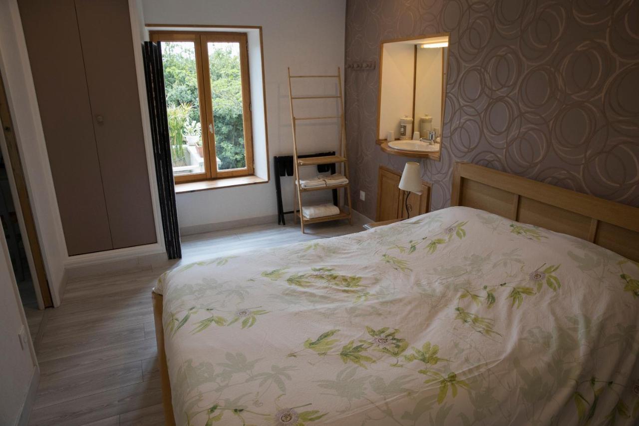 Agreable Logement Independant Avec Veranda เวียน ภายนอก รูปภาพ