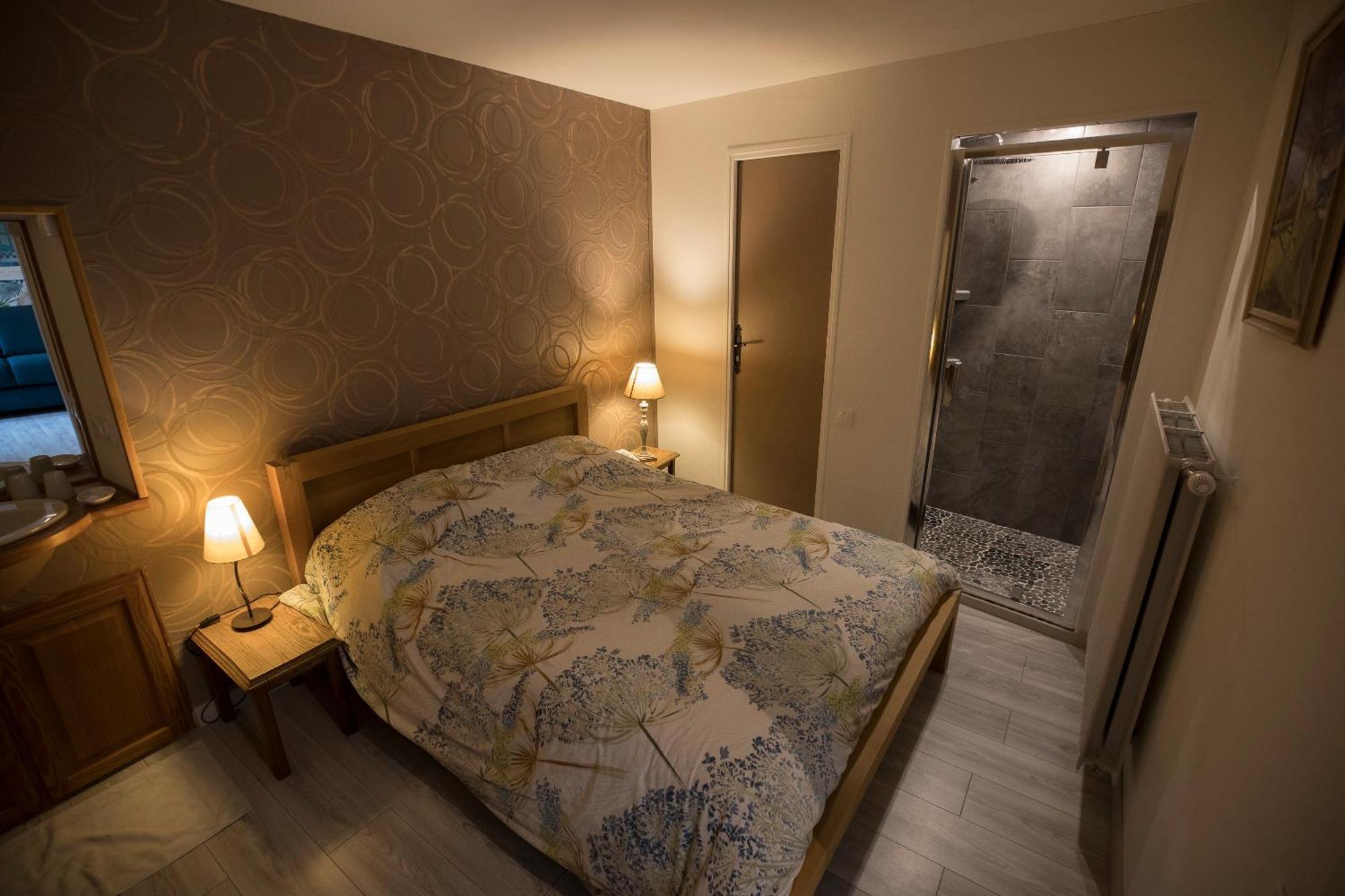 Agreable Logement Independant Avec Veranda เวียน ภายนอก รูปภาพ